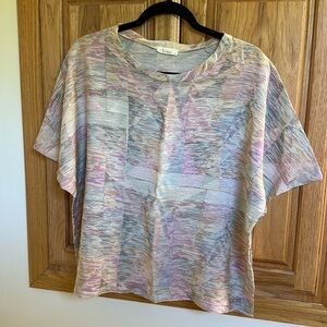 Les amis women’s blouse in size medium. Great condition.